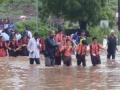 जोरदार पावसामुळे जळगाव झाले ‘जलमय’  - Marathi News | Heavy rain triggers 'waterlogging' in Jalgaon | Latest jalgaon News at Lokmat.com
