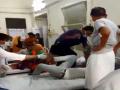 डॉक्टरकडून रुग्णाला बेदम मारहाण, व्हिडीओ सोशल मीडियावर व्हायरल - Marathi News | hospital resident doctor beat up a patient in sms medical college in jaipur rajasthan | Latest national News at Lokmat.com