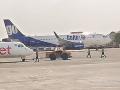 पाच तासांच्या प्रयत्नांनंतर ‘गो एअर’चे विमान दुरुस्त - Marathi News | After five hour efforts, the 'Go Air' plane is ready to fly | Latest chhatrapati-sambhajinagar News at Lokmat.com