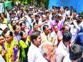 अतिक्रमण निर्मूलन पथकावर दगडफेक - Marathi News | Stacking of encroachment eradication squad | Latest pimpri-chinchwad News at Lokmat.com