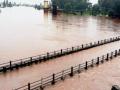 पंढरपुरातील जुना दगडी पूल १० वर्षांत नऊ वेळा पाण्याखाली - Marathi News | Old stone bridge in Pandharpur under water nine times in 3 years | Latest solapur News at Lokmat.com