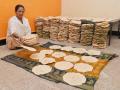 Solapur Brand; गृहउद्योगाद्वारे सोलापुरी भाकरीचा ब्रॅण्ड परराज्यात ! - Marathi News | Solapur Brand; Solapur is the home of the society! | Latest solapur News at Lokmat.com