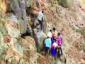 ८०० फूट दरीत फेकूनही गर्भवती सुखरूप, पेब किल्ल्याजवळील घटना - Marathi News |  The incident near pregnant Succulent, Peb fort, without throwing 800 feet into the valley | Latest raigad News at Lokmat.com