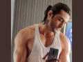 'शिकारा' फेम आदिल खानचा जिम लूक पाहून चाहते झाले हैराण - Marathi News | Fans were shocked to see gym Look of 'Shikara' fame Adil Khan | Latest filmy News at Lokmat.com