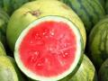 Summer Special : कलिंगड खरेदी करताना ते आतून लालबुंद, गोड, रवाळ आहे हे कसं ओळखाल? - Marathi News | | Latest sakhi News at Lokmat.com