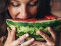 Benefits of Watermelon : लालबुंद गारेगार टरबूज उन्हाळ्यात खाण्याचे ५ फायदे, रसरशीत हवाहवासा गारवा, मात्र लक्षात ठेवा धोका - Marathi News | | Latest sakhi News at Lokmat.com