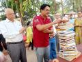 कल्याणमध्ये पुस्तकांची गुढी उभारुन साजरा झाला जागतिक पुस्तक दिन - Marathi News | | Latest kalyan-dombivli News at Lokmat.com