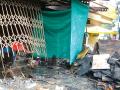 कल्याणमध्ये खड्ड्यांमुळे बंब पोहोचले उशिरा - Marathi News | fire brigade arrived late due to pits in Kalyan | Latest thane News at Lokmat.com