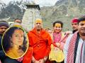 Kangana Ranaut : कपाळावर गंध, गळ्यात माळ, अक्षय कुमारनंतर कंगना राणौतही बाबा केदारनाथांच्या दर्शनाला - Marathi News | kangana ranaut visited baba kedarnath temple today offered prayers see phootos and videos here | Latest filmy News at Lokmat.com