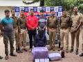 कानपुरात सोने चोरी करुन पळालेल्या संशयितास इस्लामपुरात घेतले ताब्यात, ४९ लाखांचा मुद्देमाल जप्त - Marathi News | Suspect who stole gold in Kanpur and fled was taken into custody in Islampur | Latest sangli News at Lokmat.com