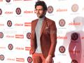 हँडसम कार्तिक आर्यनचा हॉट लूक - Marathi News | lokmat most stylish award 2018 : kartik aaryan felicitated stylish youth icon | Latest filmy Photos at Lokmat.com