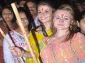 येथे विवाहित स्त्रिया अविवाहित तरुणांना काठीने मारतात, धक्कादायक आहे कारण - Marathi News | dhingra gawar fair in Jodhpur where married women beat unmarried men | Latest jarahatke News at Lokmat.com
