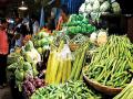 आवक वाढल्यामुळे मुंबईमध्ये भाजीपाल्याचे दर घसरले - Marathi News | Vegetable prices in Mumbai fell due to increase in arrivals | Latest navi-mumbai News at Lokmat.com