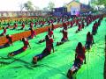 जागतिक नोंदीसाठी ग्रामीण विद्यार्थ्यांनी घातले सूर्यनमस्कार - Marathi News | Rural students offer Surya Namaskar for world record | Latest thane News at Lokmat.com