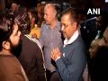 Delhi Voilence : संवेदनशील परिसराची केजरीवाल, सिसोदिया यांनी केली पाहणी  - Marathi News | Delhi Voilence: Kejriwal, Sisodia visited to sensitive areas in northeast delhi pda | Latest crime News at Lokmat.com