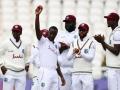 England vs West Indies 3rd Test : 26 वर्षांनंतर वेस्ट इंडिजच्या गोलंदाजानं केला पराक्रम! - Marathi News | Kemar Roach has become the first West Indian bowler since Curtly Ambrose in 1994 to reach 200 Test wickets | Latest cricket News at Lokmat.com