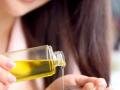 Hair Care Tips : डोकं शांत राहील आणि केसांची वाढही होईल यासाठी वापरावं असं 'एक' तेल, केसांच्या समस्यांवर उत्तर - Marathi News | | Latest sakhi News at Lokmat.com
