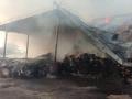 खामगाव एमआयडीसीतील अथर्व इंडस्ट्रीजमध्ये भीषण आग - Marathi News | massive fire at atharva Industries in khamgaon midc | Latest buldhana News at Lokmat.com