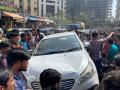 नवी मुंबईतील खारघरमध्ये भरधाव कारची पाच वाहनांना धडक - Marathi News | Five vehicles of a car carrying a car in Kharghar in Navi Mumbai | Latest navi-mumbai News at Lokmat.com