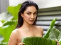 OMG!! ‘टॉपलेस’ कियारा अडवाणीला नेटक-यांनी घातले कपडे - Marathi News | kiara advani topless photoshoot for daboo ratnani alander 2020 netizens trolled her targeting kabir sing | Latest filmy News at Lokmat.com