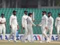 IND vs BAN, 2nd Test : रोहित, नवदीप यांच्यानंतर भारताचा आघाडीचा फलंदाज जखमी; सराव करताना आदळला चेंडू अन्... - Marathi News | IND vs BAN, 2nd Test : KL Rahul, took a blow to his hand while batting in the nets, Vikram Rathour indicated that the injury wasn't serious, but didn't confirm if the skipper is certain to start the second  | Latest cricket News at Lokmat.com