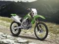 Kawasaki KLX450R 2022: कावासाकीची नवीन डर्ट बाईक भारतात लाँच, जाणून घ्या किंमत आणि खासियत - Marathi News | 2022 Kawasaki KLX450R launched in India | Latest auto News at Lokmat.com