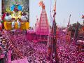 Jyotiba Chaitra Yatra:दोन वर्षांनंतर चांगभलंच्या गजरात दुमदुमला जोतिबाचा डोंगर, भाविकांची अलोट गर्दी - Marathi News | The Chaitra Yatra of Jyotiba passed in the wake of Changbhalam | Latest kolhapur News at Lokmat.com
