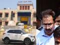 प्रशांत कोरटकर खासगी नाही तर पोलिसांच्या वाहनांतूनच रवाना, पोलिस निरीक्षक झाडे यांनी दिली माहिती  - Marathi News | Prashant Koratkar left in a police vehicle not a private one police inspector Zade gave information | Latest kolhapur News at Lokmat.com