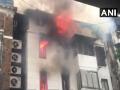 VIDEO : गिरगावातील कोठारी हाऊस इमारतीला आग, एकाचा मृत्यू - Marathi News | Fire at the Kothari House Building in Girgaon | Latest mumbai News at Lokmat.com