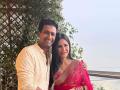 नवरा असावा तर असा...! Katrina Kaifला करवा चौथला विकी कौशलनं दिलं हे सरप्राइज, चाहते करताहेत कौतुक - Marathi News | Vicky Kaushal gave Katrina Kaif Karwa Chauthala a surprise, fans appreciate it | Latest filmy News at Lokmat.com