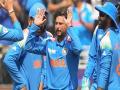 कुलदीप, चक्रवर्ती ठरले प्रभावी - Marathi News | New Zealand won the toss and elected to bat first but they failed to post a challenging total | Latest cricket News at Lokmat.com