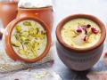 Summer Special Kulfi - गारेगार मटका कुल्फी करा घरीच, मलाईदार अस्सल कुल्फी - Marathi News | Summer Special Kulfi - Make Matka Kulfi at home, creamy authentic Kulfi recipe | Latest sakhi News at Lokmat.com