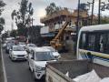 कामामुळे एक मार्ग बंद; कुर्ला-अंधेरी रोड... नको रे बाबा!  - Marathi News | road closed due to work kurla andheri Road | Latest mumbai News at Lokmat.com