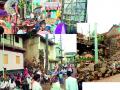 कुरुंदवाडवासीयांची दु:ख सावरत उभारी -: महापुराच्या फटक्याने मोठे नुकसान - Marathi News | Residents of Kurundwad rise to grief - | Latest kolhapur News at Lokmat.com