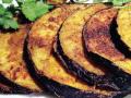हटके स्टाइलने तयार करा लखनवी वांग्याचे काप! - Marathi News | Receipe of Lucknow brinjal masala slice or vangyache masala kaap | Latest food News at Lokmat.com