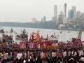 Lalbaugcha Raja Visarjan: लालबागच्या राजाच्या विसर्जनादरम्यान एक बोट बुडाली - Marathi News | Lalbaugcha Raja : A boat sunk during Lalbaugcha Raja Visarjan | Latest mumbai News at Lokmat.com
