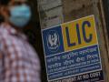 LIC च्या कर्मचाऱ्यानं घेतला अंतर्गत माहितीचा फायदा, फ्रन्ट-रनिंगचा पर्दाफाश; SEBI चा दुजोरा - Marathi News | LIC employee took advantage of inside information front running exposed Confirmation of SEBI | Latest business News at Lokmat.com