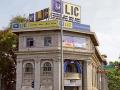 LIC IPO: एलआयसी आयपीओची वाट पाहणाऱ्यांसाठी वाईट बातमी; चालू आर्थिक वर्षात येण्याची शक्यता कमी - Marathi News | Bad news for those waiting for LIC IPO; Less likely in the current financial year | Latest business News at Lokmat.com