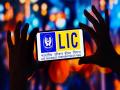 एक-दोन नव्हे...LIC ने लॉन्च केल्या 4 नवीन विमा पॉलिसी, जाणून घ्या फायदे... - Marathi News | LIC launches 4 new insurance plans, know the benefits | Latest business Photos at Lokmat.com