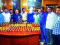 संघमित्रा एक्स्प्रेसमध्ये दारूच्या २४० बॉटल्स जप्त - Marathi News | In the Sangamitra Express, 240 bottles of liquor were seized | Latest nagpur News at Lokmat.com