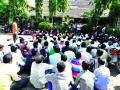 अपहाराची २० दिवसांत चौकशी, श्रमजीवीचे सत्याग्रह आंदोलन - Marathi News |  In 20 days of abduction, Satyagraha movement of Shramajivi | Latest vasai-virar News at Lokmat.com