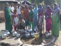 पाणीटंचाईने होरपळताय ग्रामस्थ : लोभाणी गावाची स्थिती - Marathi News | Lack of water scarcity: The situation of Lobhani village | Latest nandurbar News at Lokmat.com