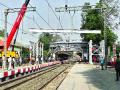 नेरळमधील गर्डर टाकण्याचे काम एक तासात पूर्ण - Marathi News | The work of laying girder in nerala is completed in one hour | Latest raigad News at Lokmat.com