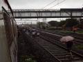 Mumbai Train Update : सायन-माटुंग्यात track वर पाणी; लोकलचा खोळंबा, प्रवाशांचे हाल - Marathi News | Heavy Overnight Rain In Mumbai, Tracks Flooded, Trains Delayed | Latest mumbai Videos at Lokmat.com