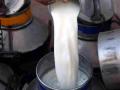 तपासणी न होताच मध्यप्रदेशातील दुधाची तुमसर तालुक्यात आयात! - Marathi News | Import of milk from Madhya Pradesh to Tumsar taluka without inspection! | Latest bhandara News at Lokmat.com