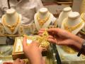 आता कमी 'बजेट'मध्येच सोन्याचे दागिने खरेदी करणे अधिक सोपे ! - Marathi News | Now it's easier to buy gold jewelry on a low budget! | Latest nagpur News at Lokmat.com