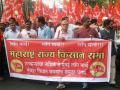 विधिमंडळाला घेराव घालण्यासाठी शेतकऱ्यांचा लाँग मार्च - Marathi News | Long March of the farmers to protest against the Legislature | Latest nashik Videos at Lokmat.com