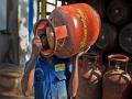 LPG Gas Crisis: पुणे जिल्हाधिकाऱ्यांच्या ९६ तासांच्या आदेशाला केराची टोपली; पिंपरीत जनता मात्र सिलिंडरसाठी गॅसवर - Marathi News | LPG Gas Crisis Pune District Magistrate's 96-hour order met with a backlash; In Pimpri, people are still waiting for gas cylinders | Latest pimpri-chinchwad News at Lokmat.com