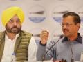 Punjab AAP: पंजाबमध्ये मंत्र्याने-आमदाराने घोटाळा केला तर थेट तुरुंगवास; अरविंद केजरीवाल यांचा इशारा - Marathi News | Punjab | AAP | Arvind Kejriwal | Bhagwant Maan | If AAP's minister-MLA commits scam, direct imprisonment; Arvind Kejriwal's warning | Latest national News at Lokmat.com
