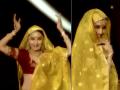 जेव्हा माधुरी दीक्षित 'मधुबाला' बनून नृत्य करते... - Marathi News | madhuri dixit recreates madhubala | Latest filmy Photos at Lokmat.com